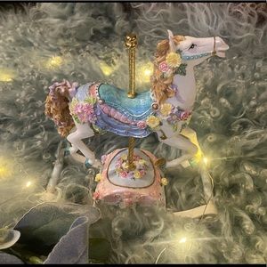 ★VICTORIANA★ LoveShack Fancy Carousel Horse 𐂃♡︎